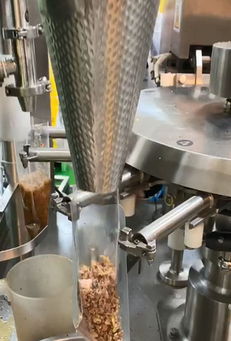 自動投料機